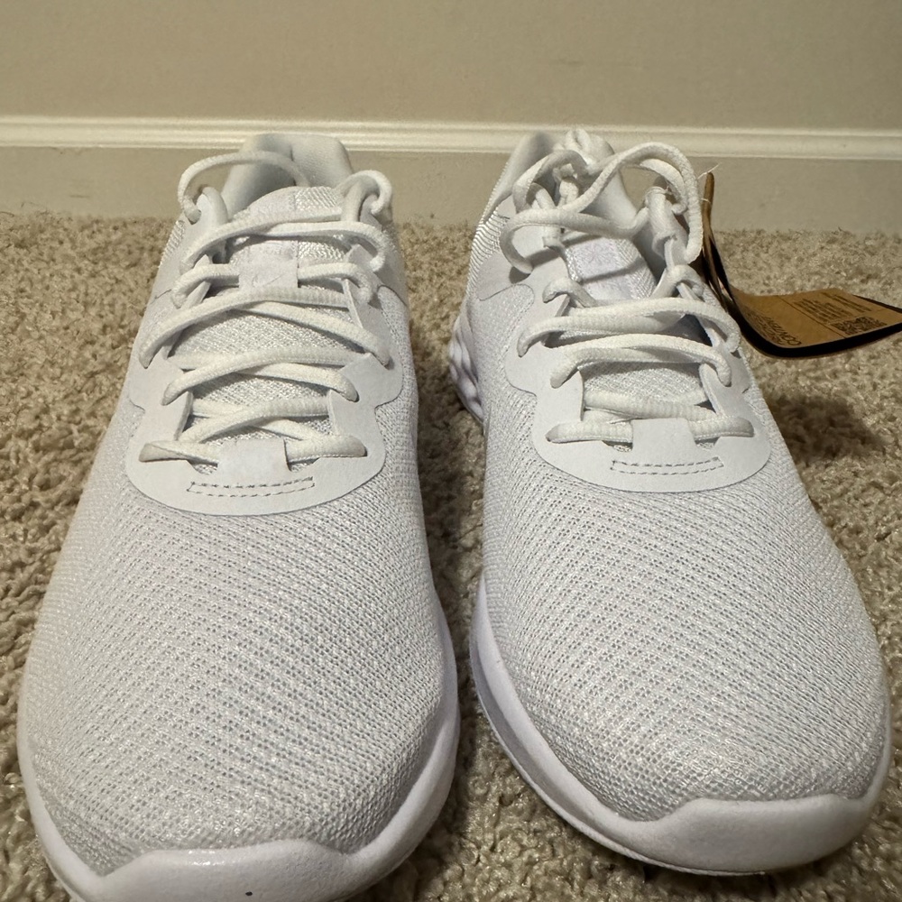 Brand New Nike Revolution 6 NN